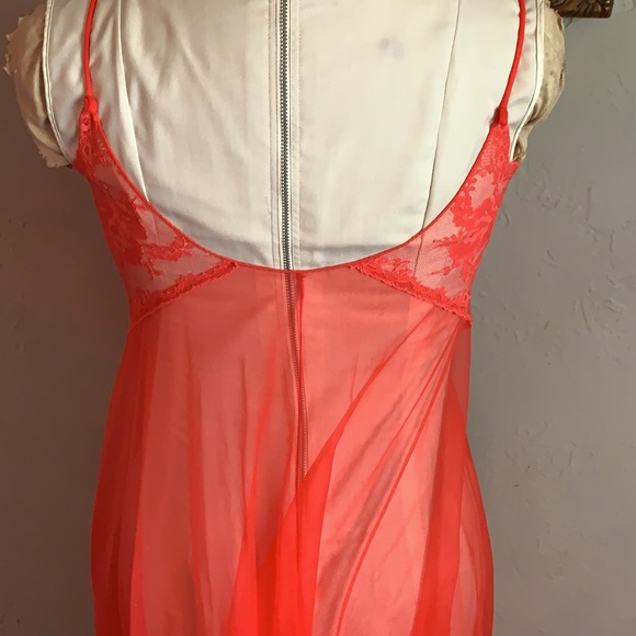 Vintage lingerie dress and housecoat - Picture 9 of 9